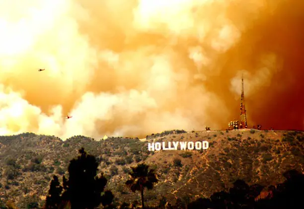 Pakao na zemlji: Vatra nezaustavljivo guta Los Angeles. Hollywood Hills gori, izbijaju novi požari