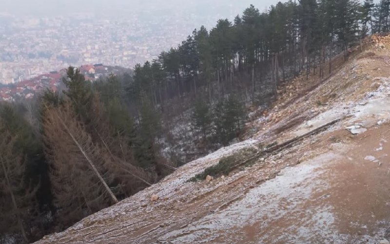 Pogledajte kako iz zraka izgleda klizište koje prijeti Sarajevu